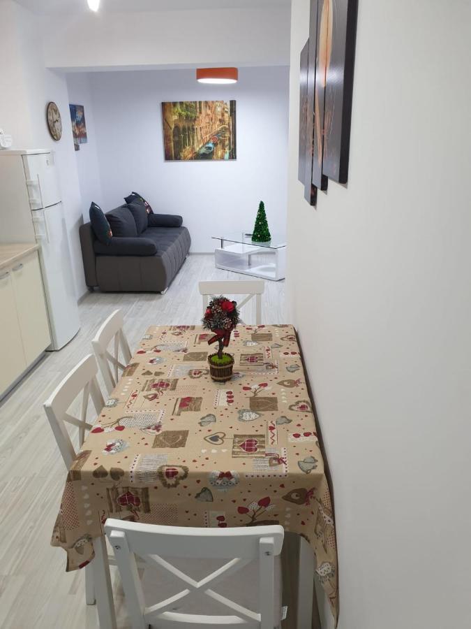 Topaz Central Apartment Bacau Ngoại thất bức ảnh