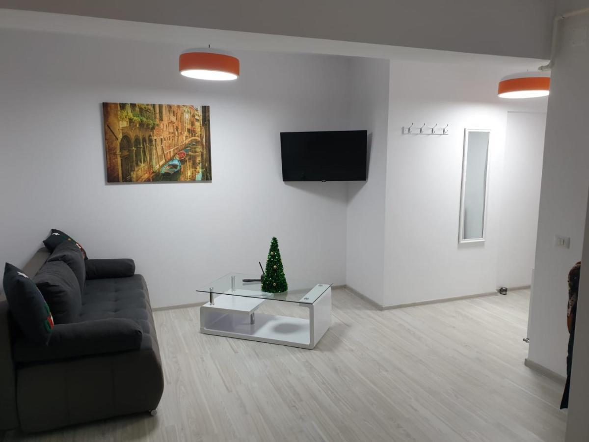 Topaz Central Apartment Bacau Ngoại thất bức ảnh