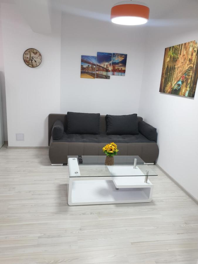 Topaz Central Apartment Bacau Ngoại thất bức ảnh