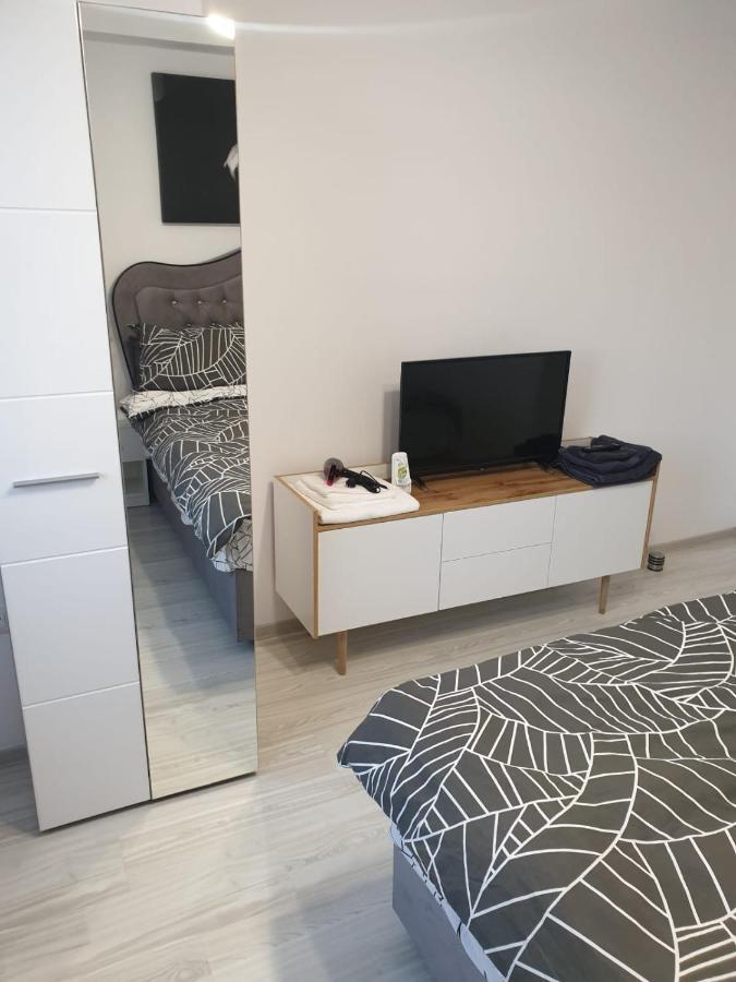 Topaz Central Apartment Bacau Ngoại thất bức ảnh