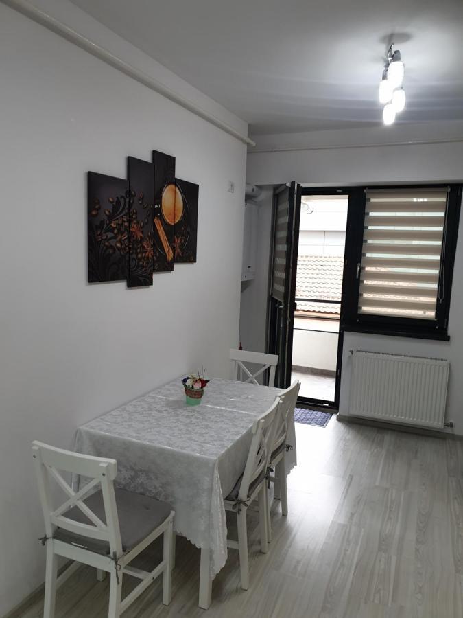 Topaz Central Apartment Bacau Ngoại thất bức ảnh